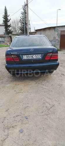 Mercedes E 220 d 2001, 686,899 km - 2.2 л - Bakı