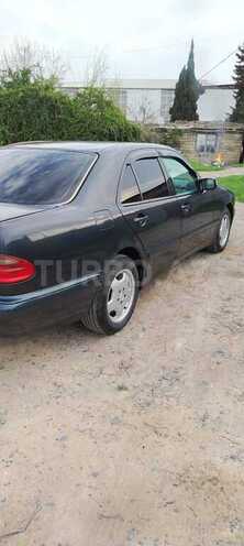 Mercedes E 220 d 2001, 686,899 km - 2.2 л - Bakı