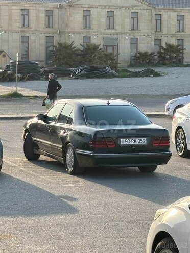 Mercedes E 220 d 2000, 550,000 km - 2.2 л - Bakı