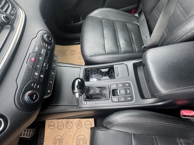 Kia Sorento-12