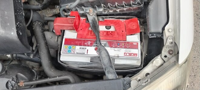 Toyota Corolla 2006, 442,000 km - 1.4 l - Xudat
