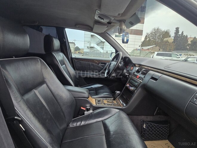 Mercedes E 240 2000, 142,000 km - 2.4 l - Qazax