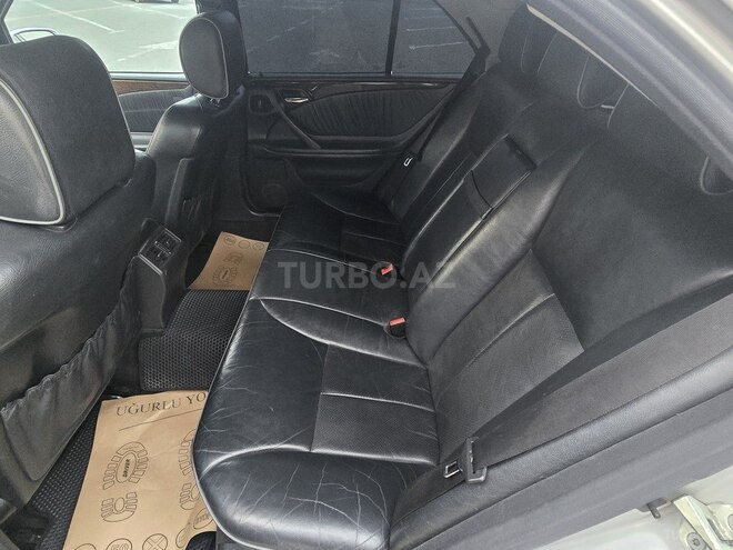 Mercedes E 240 2000, 142,000 km - 2.4 l - Qazax