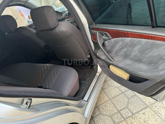 Mercedes E 270 2000, 465,000 km - 2.7 л - Bakı