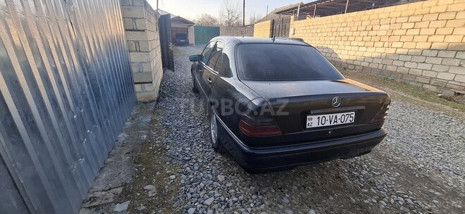 Mercedes C 240 2000, 376,000 km - 2.4 l - Qəbələ