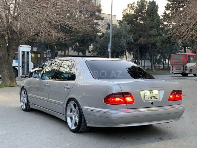 Mercedes E 320 2001, 241,136 km - 3.2 l - Bakı