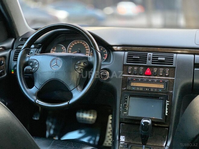 Mercedes E 320 2001, 241,136 km - 3.2 l - Bakı