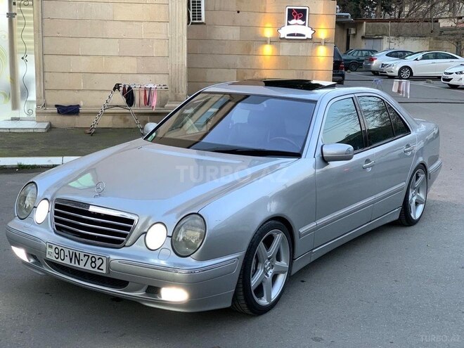 Mercedes E 320 2001, 241,136 km - 3.2 l - Bakı