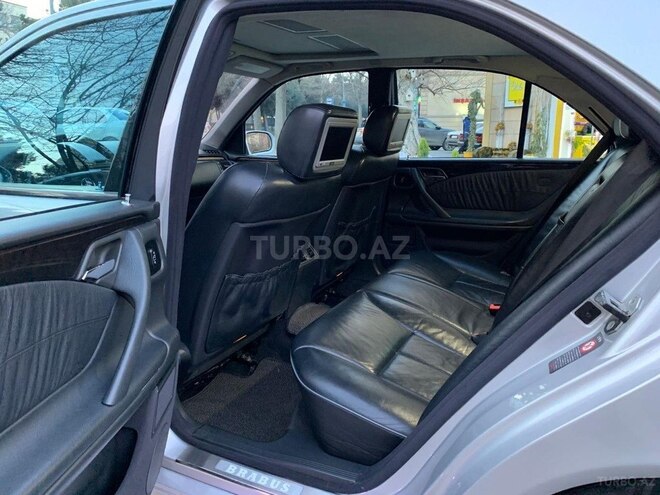 Mercedes E 320 2001, 241,136 km - 3.2 l - Bakı