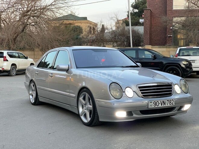 Mercedes E 320 2001, 241,136 km - 3.2 l - Bakı