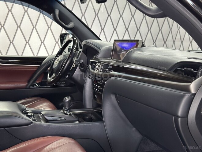 Lexus LX 570-9