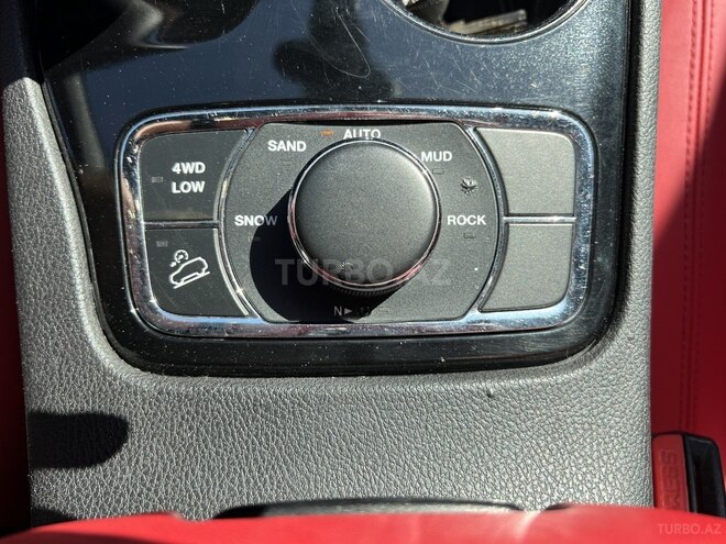 Jeep Grand Cherokee-15