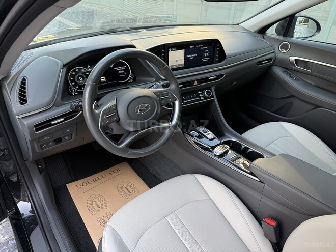 Hyundai Sonata-12