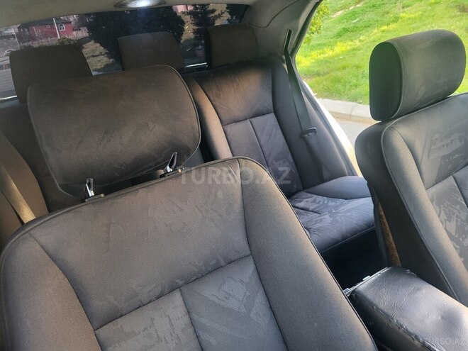 Mercedes E 240 1999, 325,690 km - 2.4 l - Bakı