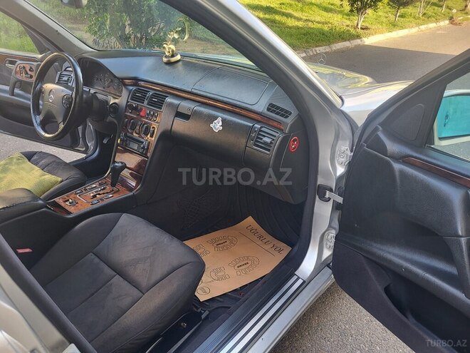 Mercedes E 240 1999, 325,690 km - 2.4 l - Bakı