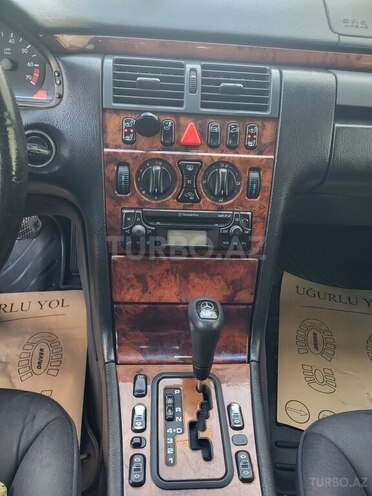Mercedes E 240 1999, 325,690 km - 2.4 l - Bakı