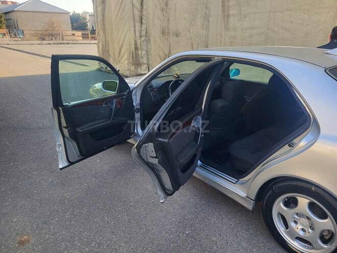Mercedes E 240 1999, 325,690 km - 2.4 l - Bakı