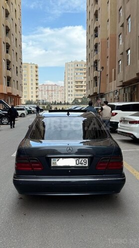 Mercedes E 270 2001, 467,000 km - 2.7 l - Bakı