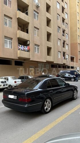 Mercedes E 270 2001, 467,000 km - 2.7 l - Bakı