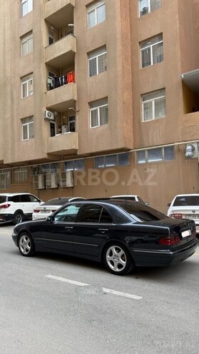 Mercedes E 270 2001, 467,000 km - 2.7 l - Bakı