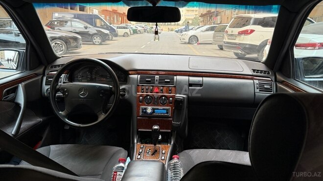 Mercedes E 270 2001, 467,000 km - 2.7 l - Bakı