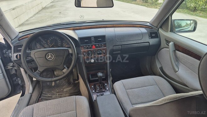 Mercedes C 180 2000, 335,278 km - 1.8 l - Sabirabad