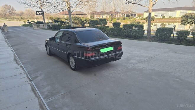 Mercedes C 180 2000, 335,278 km - 1.8 l - Sabirabad