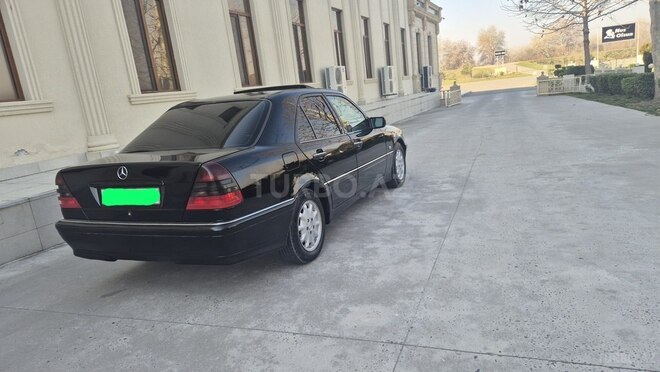 Mercedes C 180 2000, 335,278 km - 1.8 l - Sabirabad