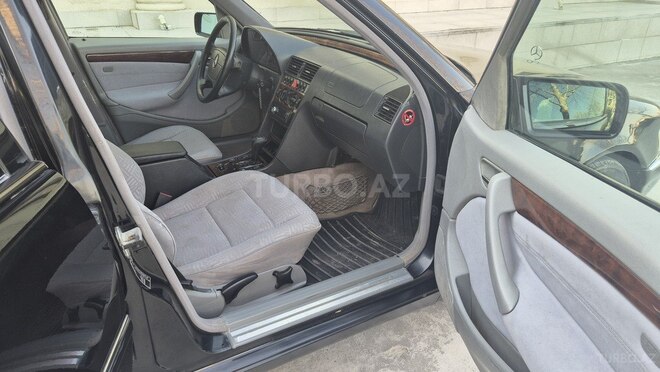 Mercedes C 180 2000, 335,278 km - 1.8 l - Sabirabad