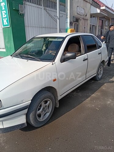 Volkswagen Polo 1995, 123,456 km - 1.6 l - Sabirabad