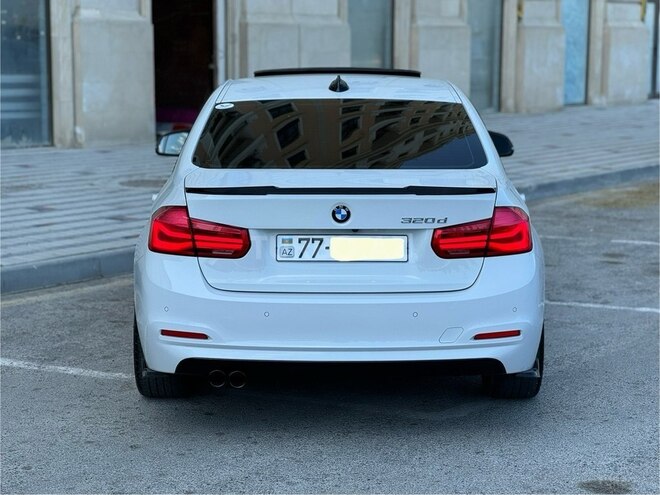 BMW 320-2