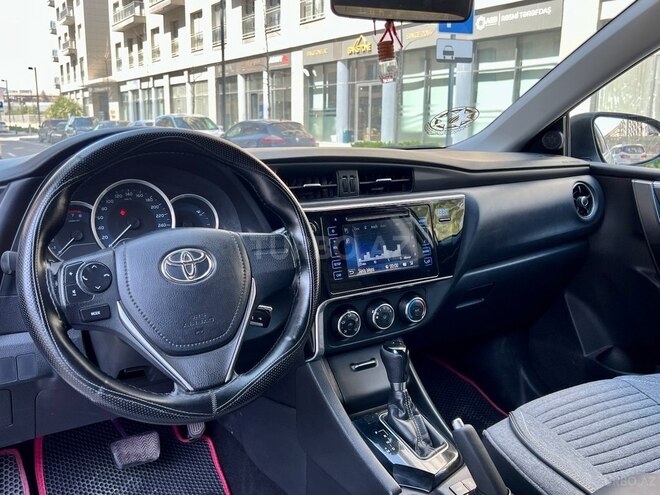 Toyota Corolla 2018, 202,000 km - 1.6 l - Bakı