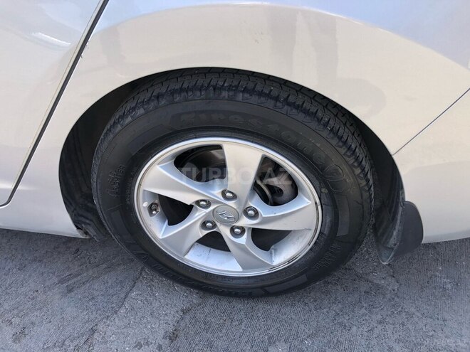 Hyundai Elantra 2015, 203,421 km - 1.8 l - Bakı