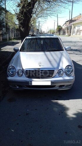 Mercedes E 280 2000, 240,000 km - 2.8 л - Zaqatala