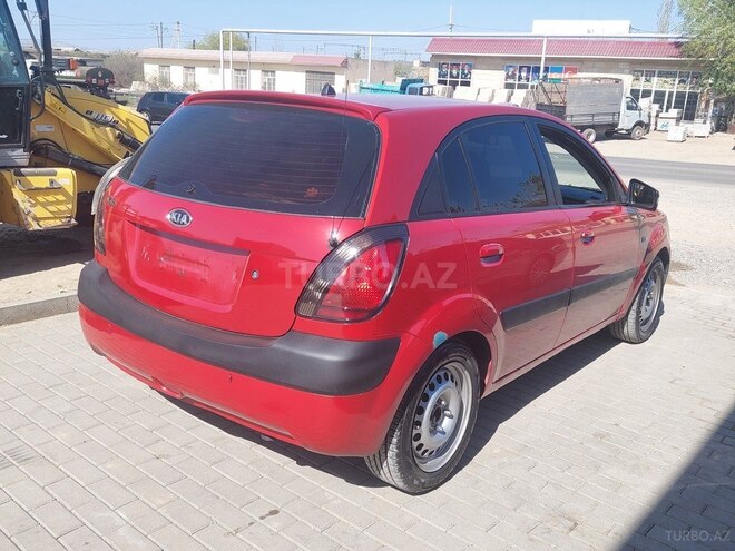 Kia Rio 2005, 385,000 km - 1.5 l - Şirvan