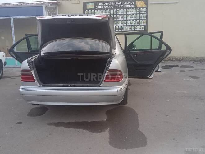Mercedes E 220 d 1999, 420,000 km - 2.2 l - Tovuz