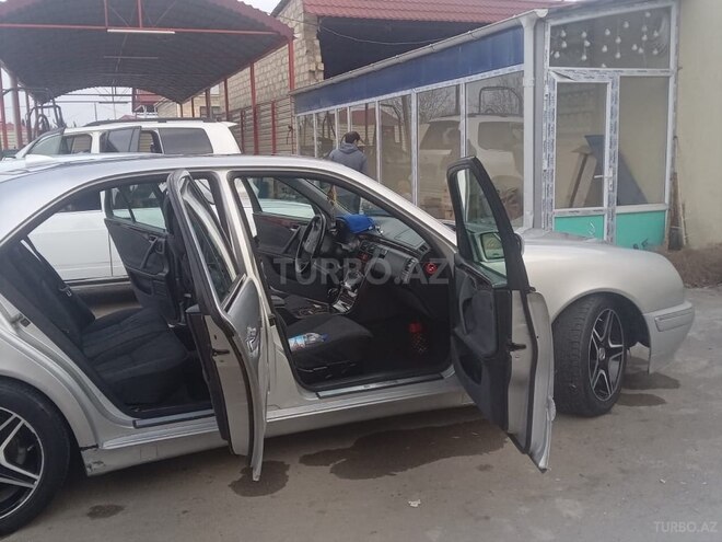 Mercedes E 220 d 1999, 420,000 km - 2.2 l - Tovuz
