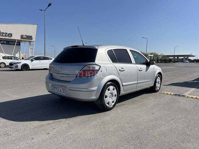 Opel Astra 2005, 215,000 km - 1.4 l - Bakı