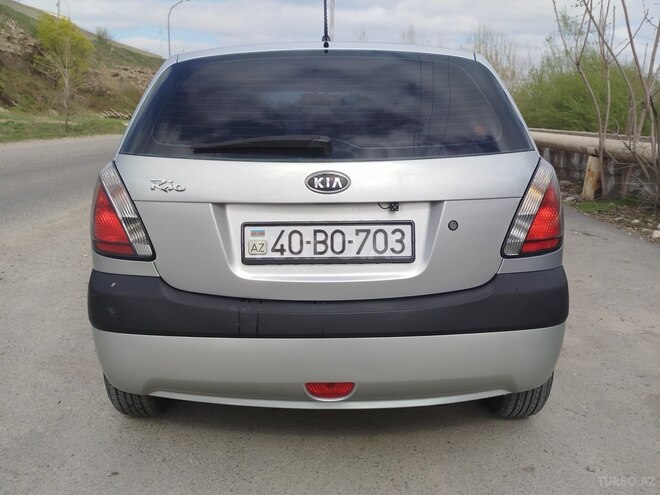 Kia Rio 2006, 255,000 km - 1.4 l - Quba