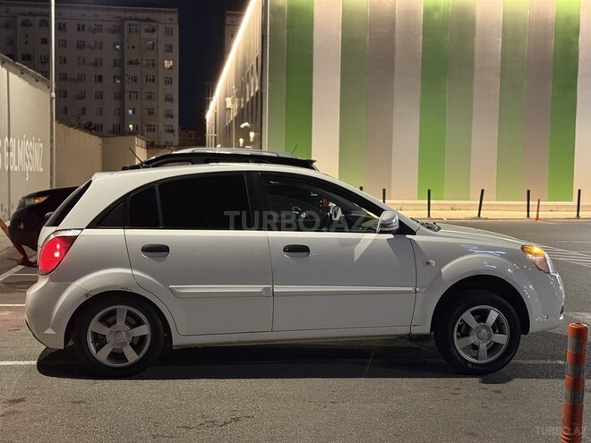 Kia Rio 2010, 240,000 km - 1.4 l - Şamaxı