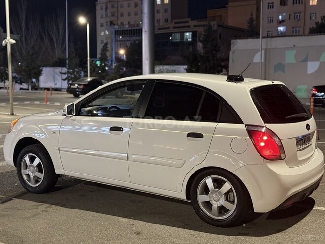 Kia Rio 2010, 240,000 km - 1.4 l - Şamaxı