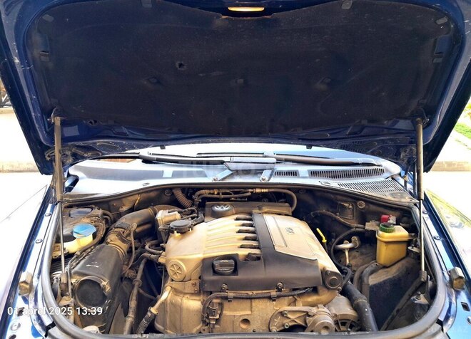 Volkswagen Touareg 2003, 259,000 km - 3.2 л - Bakı