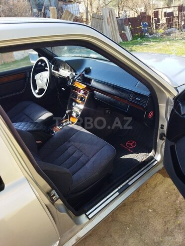 Mercedes E 220 1994, 400,000 km - 2.2 l - Bakı