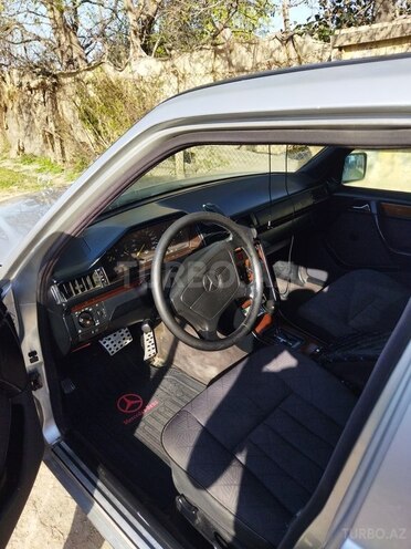 Mercedes E 220 1994, 400,000 km - 2.2 l - Bakı