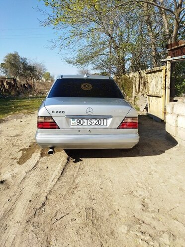 Mercedes E 220 1994, 400,000 km - 2.2 l - Bakı