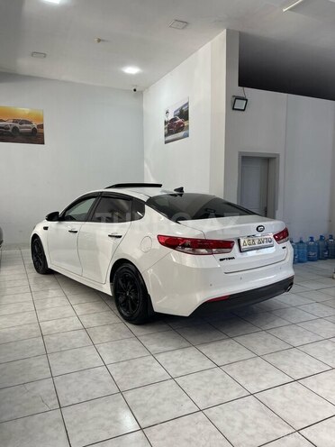 Kia Optima-4