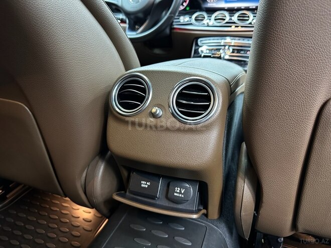 Mercedes E 300 4MATIC 2018, 59,401 km - 2.0 л - Bakı