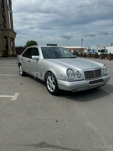 Mercedes E 240 1998, 311,000 km - 2.4 l - Bakı