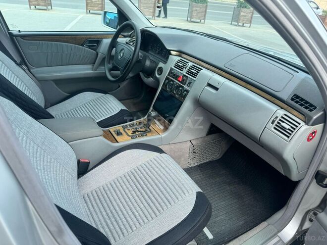 Mercedes E 240 1998, 311,000 km - 2.4 l - Bakı