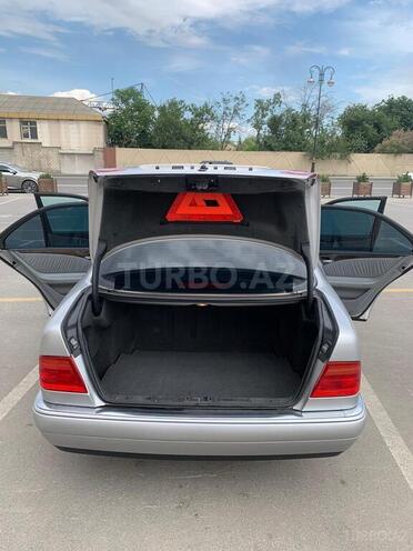 Mercedes E 240 1998, 311,000 km - 2.4 l - Bakı